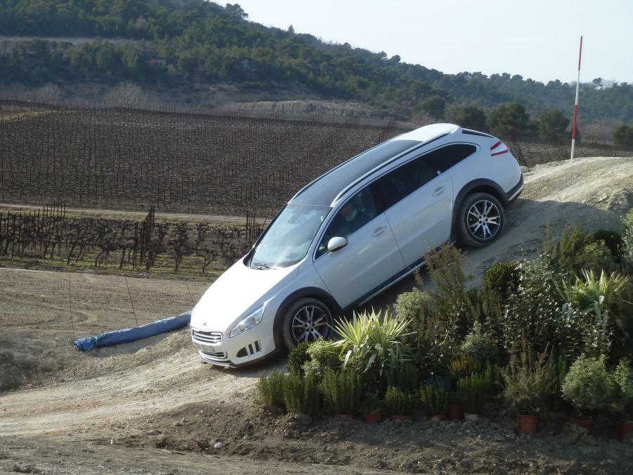  Peugeot 508 RXH HYbrid4 2012 года  (фото 9 из 11)